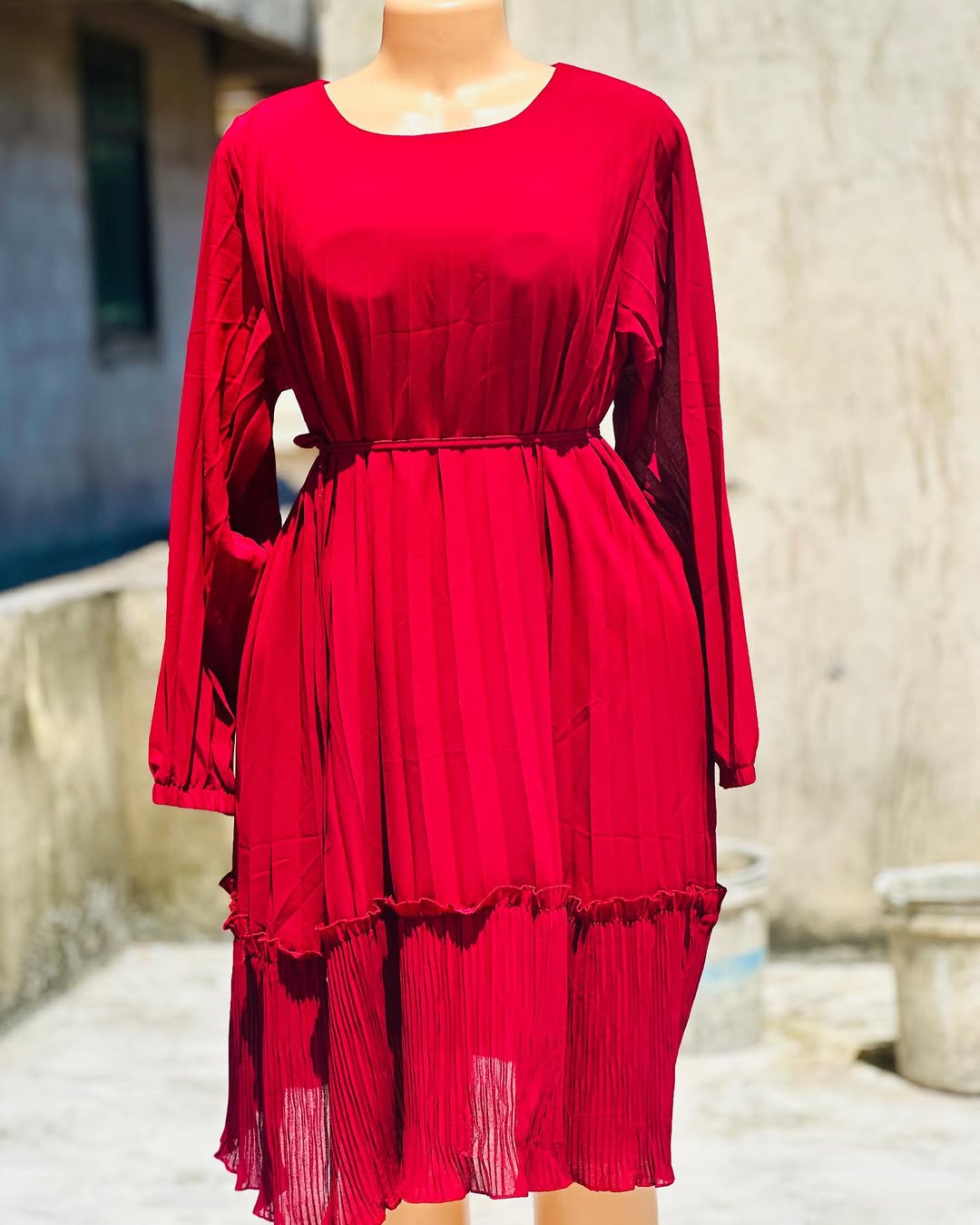 Takeer - Unaweza kuvaa bila mkanda inakuwa loose dress kwa wale wanene sana hata wajawazito wanavaa pia
Wale msiopenda kubanwa banwa mmefikiwa , gauni la he...