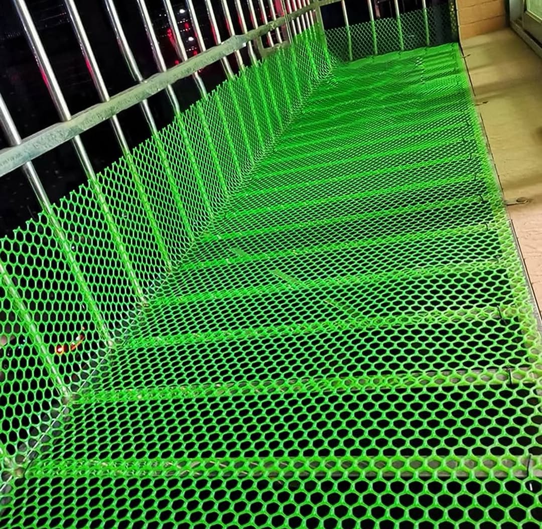 Takeer - Pure plastic net available!

Net hii imekuja kua mkombozi kwa wafugaji kwani ni imara sana ukitofautisha na zile za chuma zinashika kutu ila hii ut...