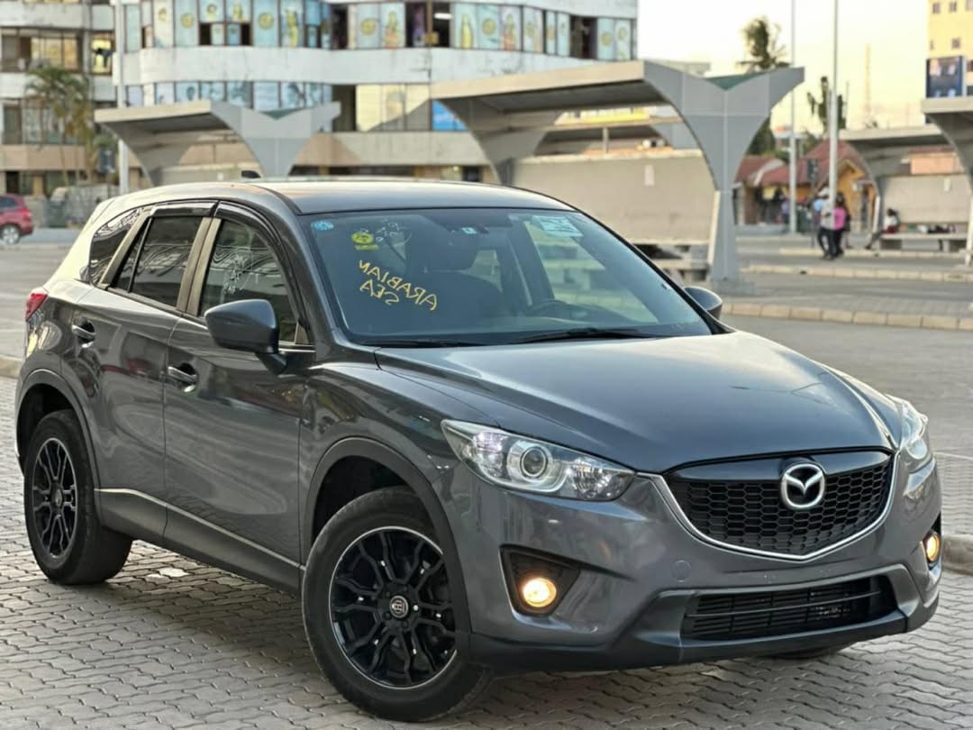 Takeer - MAZDA CX 5 
MWAKA 2013
ENGINE SIZE 2,200 CC
COLOUR GRAY
MILEAGE 64,000 KM
34,500,000
