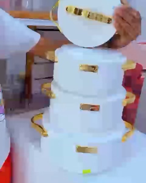 Takeer - HOT POT zinatunza sana joto wapenzi 

Ziko nne kwenye set moja

